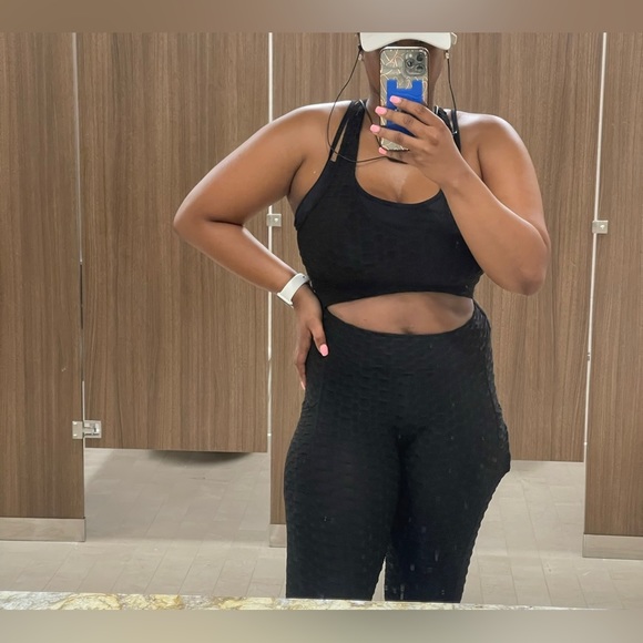 Black Very stretchy two piece work out set - Picture 4 of 6